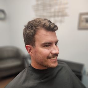 Top Trending Short Haircut Salon For Men and Women in Knoxville, TN
