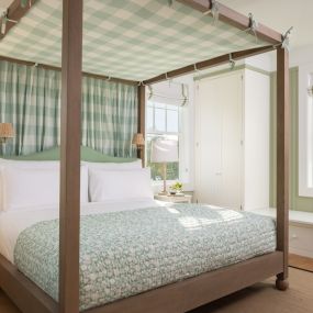 The Dunlin - Accommodations Suite Seabrook Bedroom