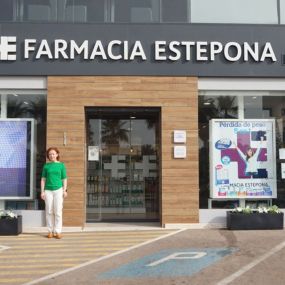 Bild von FARMACIA ESTEPONA | 12 HORAS | DERMOCOSMÉTICA