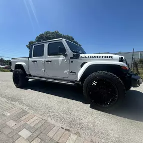Bild von R&B Wheels & Tires