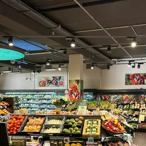 REWE Zuericher Str Muenchen Obst und Gemuese weit