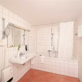 Standardzimmer_Bathroom