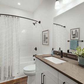 Does your guest bathroom need an upgrade? In the bathroom remodeling industry, a general rule is that a bathroom remodel or renovation needs to be done every 10 years. Give us a call for your no obligations estimate.