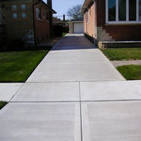 We can transform your Atlanta home with a driveway and sidewalk that enhances its beauty and value. Contact Sterling Park Properties today to get started on your driveway project