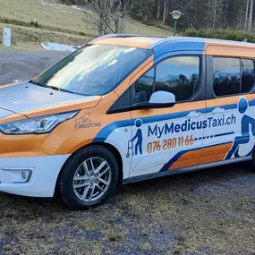 Bild von MyMedicus by ARLETONE GmbH - Patiententransport / Rollstuhltaxi / Krankentransport / Event Sanitätsdienst / AED-BLS Kurse