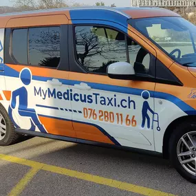 Bild von MyMedicus by ARLETONE GmbH - Patiententransport / Rollstuhltaxi / Krankentransport / Event Sanitätsdienst / AED-BLS Kurse