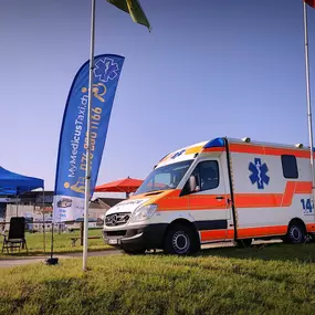 Bild von MyMedicus by ARLETONE GmbH - Patiententransport / Rollstuhltaxi / Krankentransport / Event Sanitätsdienst / AED-BLS Kurse