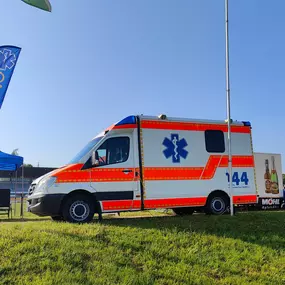 Bild von MyMedicus by ARLETONE GmbH - Patiententransport / Rollstuhltaxi / Krankentransport / Event Sanitätsdienst / AED-BLS Kurse