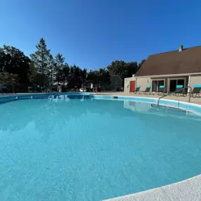 Lakes-Edge-Greensboro-NC-pool-2