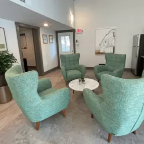 Lakes-Edge-Greensboro-NC-leasing-office