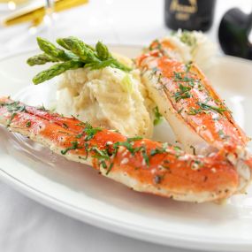 PRIME KING CRAB split, 1/2 lb., hot or chilled