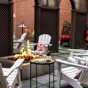 Archer Hotel Old Town Alexandria Courtyard Seating