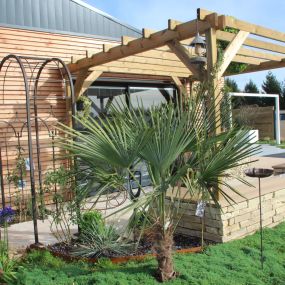 Bild von Maillard Paysage - Entreprise Jardinage Pose Clôture Aménagement Allée Terrasse Bois Composite Parking Drainant Oise Beauvais