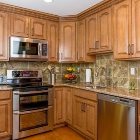 When you come to us at The Gallery of Stone, you won’t be on your own when it comes to picking out the right kitchen cabinetry for your Clermont, Florida home.