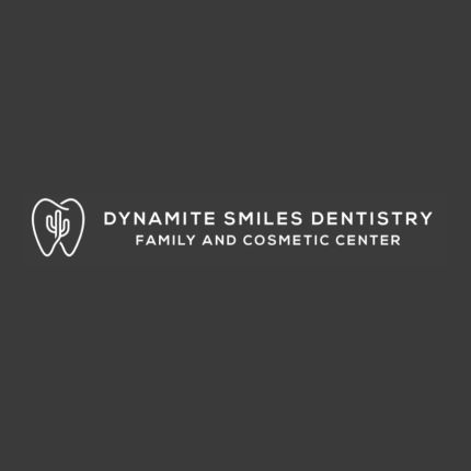 Logotipo de Dynamite Smiles Dentistry