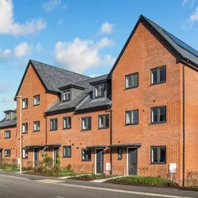 Crest Nicholson Street Scene at Curbridge Meadows