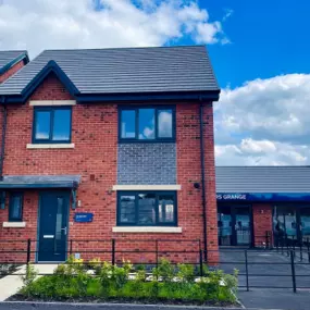 The Cranleigh show home exterior at Potter's Grange