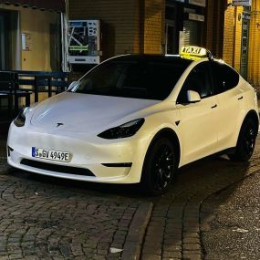 Bild von Taxi Tesla Stuttgart || Taxiunternehmen Gökhan Özmen | Whatsapp 7/24