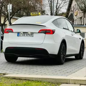 Bild von Taxi Tesla Stuttgart || Taxiunternehmen Gökhan Özmen | Whatsapp 7/24