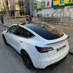 Bild von Taxi Tesla Stuttgart || Taxiunternehmen Gökhan Özmen | Whatsapp 7/24