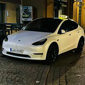 Bild von Taxi Tesla Stuttgart || Taxiunternehmen Gökhan Özmen | Whatsapp 7/24