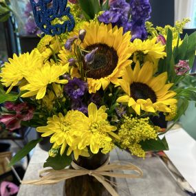 Bild von Mom's Flower Shoppe and Treasures