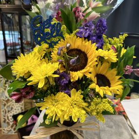 Bild von Mom's Flower Shoppe and Treasures