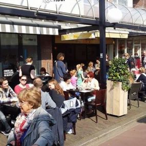 Ook met koningsdag zijn wij geopend. Andere feestdagen zijn wij wel gesloten.