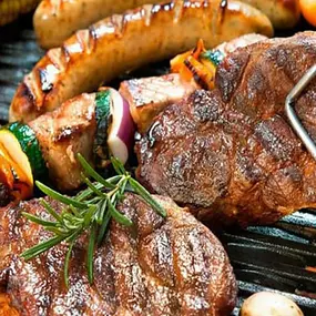 Wij regelen heerlijke assortimenten voor gourmetschalen en barbecue. Het is ook mogelijk om 'Njoyz af te huren voor een straatbarbecue.