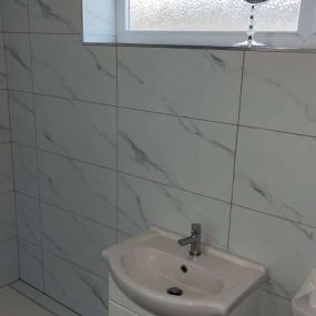 Bild von L.C Tiling and Plumbing Services