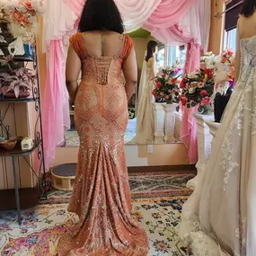 Transform your favorite wardrobe pieces with the expertise of Oakdale Alterations & Bridal Sewing. Whether it’s a vintage dress, a modern suit, or a cherished family heirloom, our skilled team is dedicated to delivering precise alterations that enhance your look and ensure a flawless fit every time.