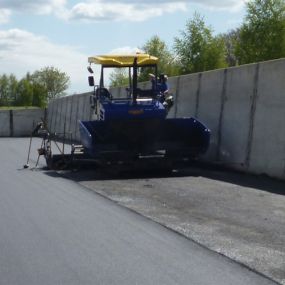 Bild von Firma Wiesheu Asphalt-, Pflaster- und Kanalbau GmbH