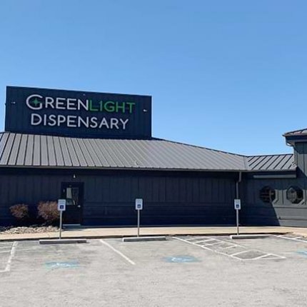 Logotyp från Greenlight Marijuana Dispensary Branson