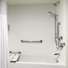 Guest room bath