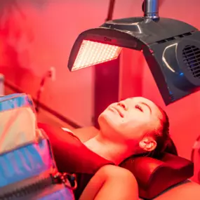 Lymphatic Detox Massage with Red Light Therapy