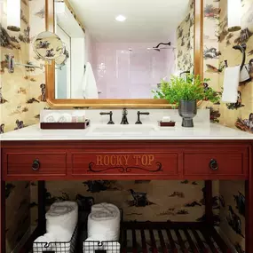Guest room bath