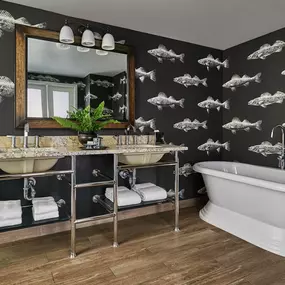 Guest room bath