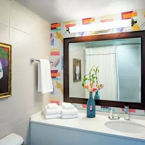 Guest room bath