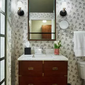 Guest room bath