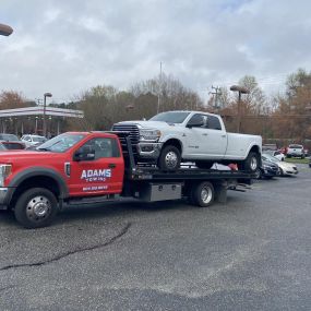 Bild von Adams Towing Service