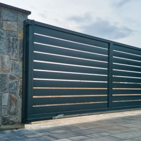 IF YOU NEED NEW GATES FOR YOUR FENCE, SIMPLY GIVE OUR TEAM A CALL TO GET THE HIGH-QUALITY RESULTS YOU DESERVE.