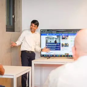 Bild von PROPER Languages SA