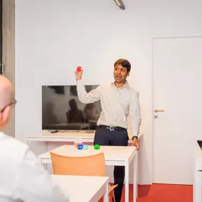 Bild von PROPER Languages SA