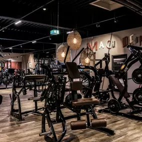 Fitness First Mannheim Neckarau - Plate-loaded Machines