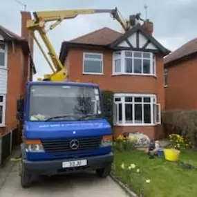 Bild von Man with a Cherry Picker Van