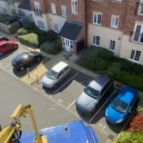 Bild von Man with a Cherry Picker Van