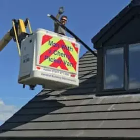 Bild von Man with a Cherry Picker Van