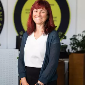 Ursula Guggenmos - AXA Versicherung ABSOLUT Finanz GmbH & Co. KG - Kfz-Versicherung  in  Krumbach