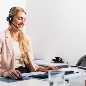 Persönlich für Sie da- AXA Versicherung ABSOLUT Finanz GmbH & Co. KG - Kfz-Versicherung  in  Vöhringen