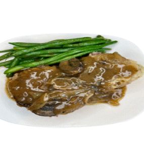 Smothered Steak w/Mushroom Gravy, Cauli Mash & Green Beans
Grass-Fed Beef Patty, Onion & Mushroom Gravy, Cauli Mash & Sauteed Green Beans